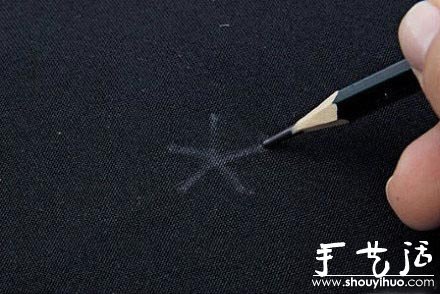 丝带编织精美玫瑰花的教程(图1)