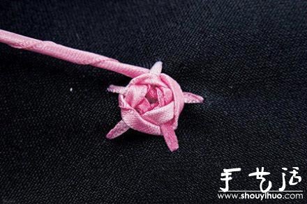 丝带编织精美玫瑰花的教程(图3)