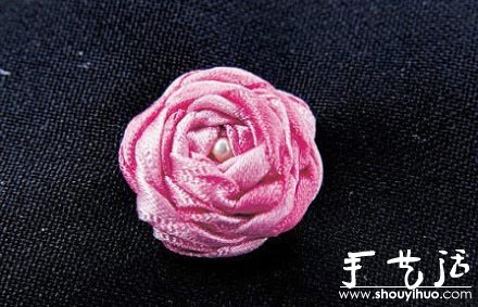 丝带编织精美玫瑰花的教程(图5)
