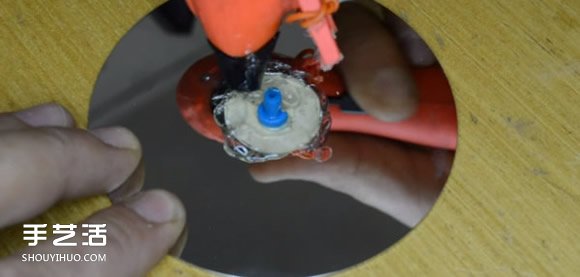 小发明：用硬盘碟片和光盘制作反重力小玩具(图3)