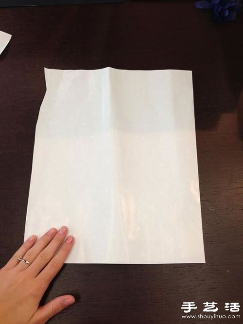 手工折纸制作经典的礼品包装袋(图2)
