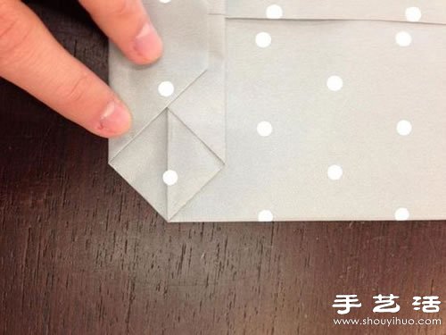 手工折纸制作经典的礼品包装袋(图11)