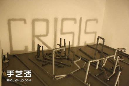 光与影的魔术演绎 凌乱杂物投影出神奇图案(图3)