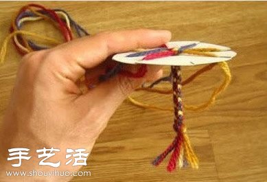 用纸板编织手链的方法 - 双维造物网