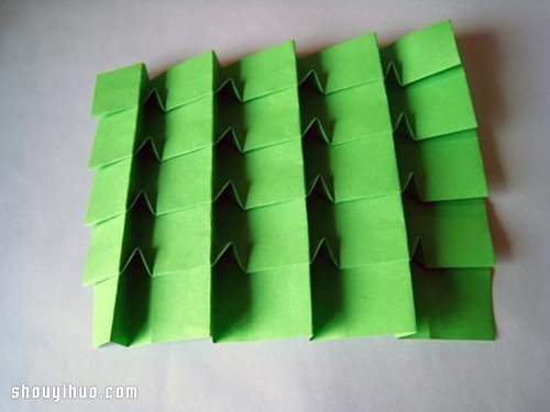 一张纸折纸立体圣诞树手工DIY制作图解教程(图7)
