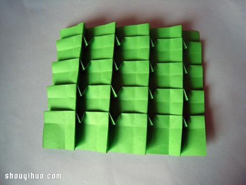 一张纸折纸立体圣诞树手工DIY制作图解教程(图8)