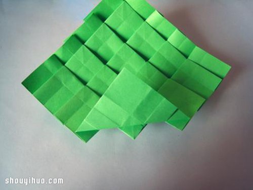 一张纸折纸立体圣诞树手工DIY制作图解教程(图12)