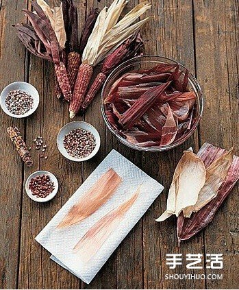 玉米叶制作花朵的方法 玉米叶DIY仿真花教程(图4)