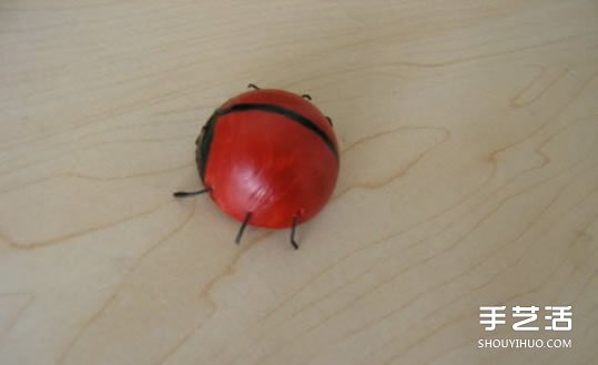 简单幼儿小手工：乒乓球制作七星瓢虫的方法(图8)