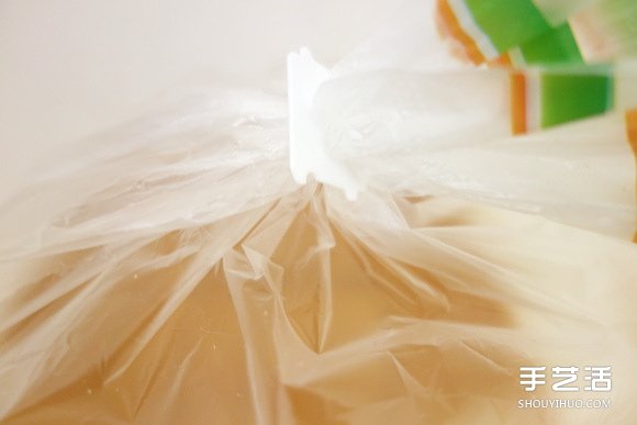 面包塑胶袋口夹废物利用 DIY制作可爱猫咪(图3)