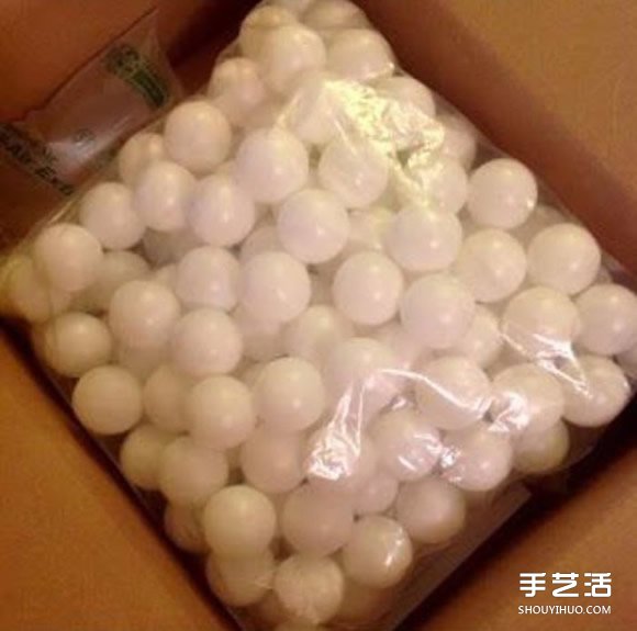 破掉的乒乓球废物利用DIY制作节日装饰灯带(图2)