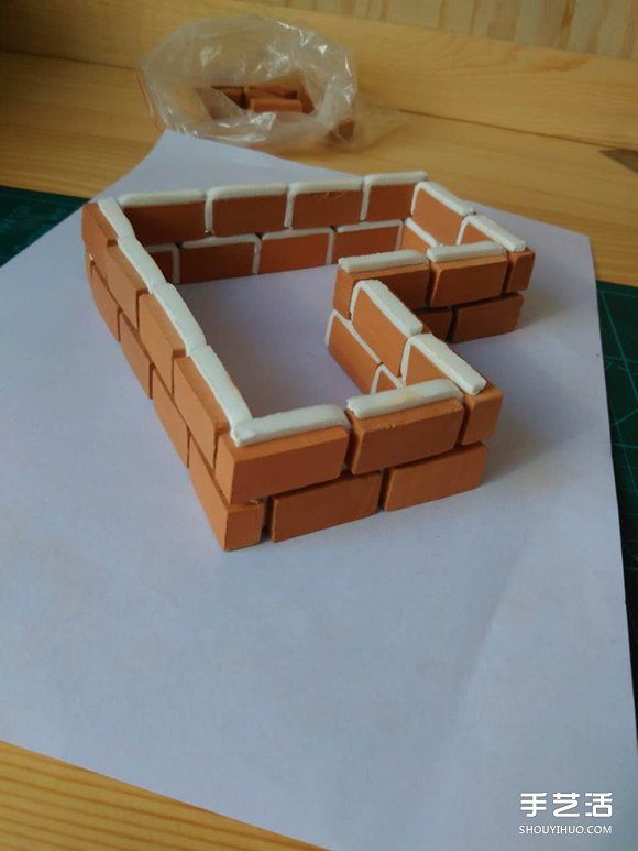 将花坛搬到桌子上！利用废砖头DIY制作花盆(图3)