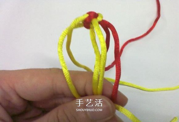 心形同心结怎么编图解 情人节爱心的编织方法(图6)