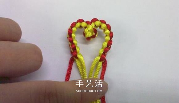 心形同心结怎么编图解 情人节爱心的编织方法(图13)