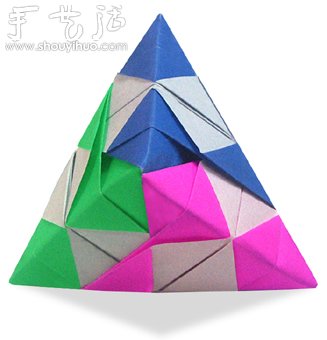 三角插原理组合制作金字塔的折纸教程(图1)