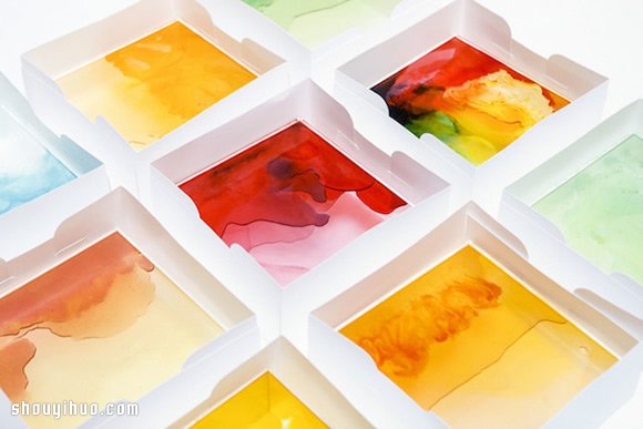 用 Gummy Bears 熊仔糖果制作七彩灯箱(图2)