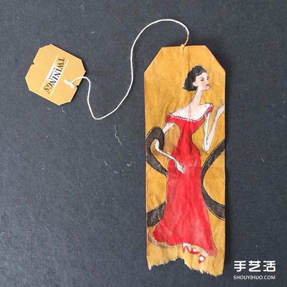 变废为宝：艺术家用喝过的茶包当画布写日记 - 双维造物网