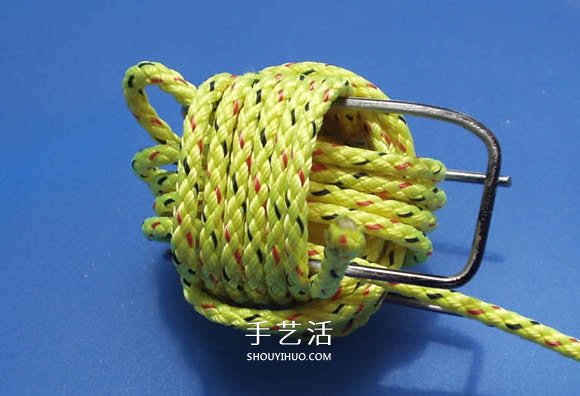 绳子编织球体的方法 怎么用绳编圆球小挂件(图9)