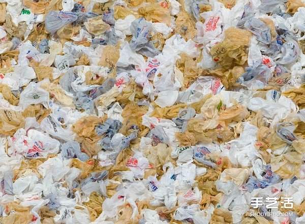 1000个塑料袋破坏地球？他们用双手编织温暖睡垫 - 双维造物网