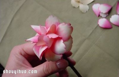 废弃刨花木屑变废为宝DIY漂亮花朵手工艺品 - 双维造物网