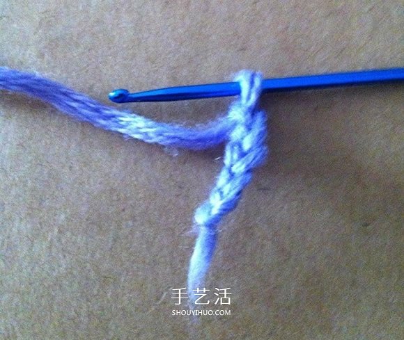 两层双色五瓣花的钩法 手工钩针编织五角星花(图2)