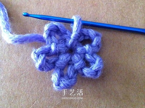 两层双色五瓣花的钩法 手工钩针编织五角星花(图6)