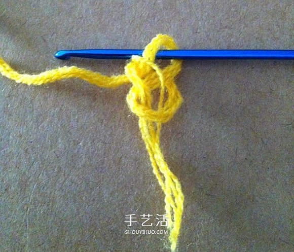 两层双色五瓣花的钩法 手工钩针编织五角星花(图9)
