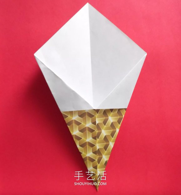 简单折纸冰淇淋蛋筒的做法图解教程(图4)