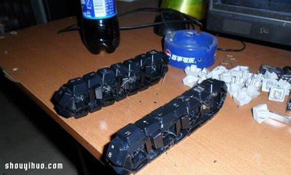 废弃键盘废物利用DIY制作坦克模型图解教程(图8)