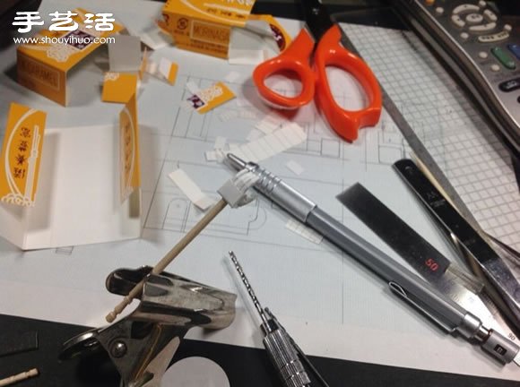 纸盒子手工制作可以变形的擎天柱模型玩具(图7)