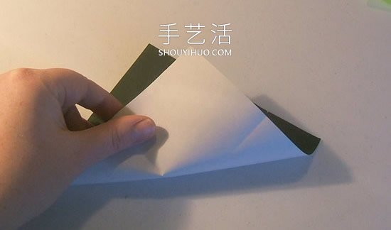 简单折纸立体圣诞树的折法详细步骤图(图6)