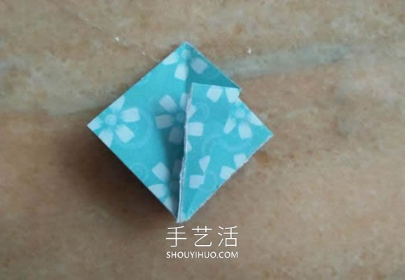 简单折纸漂亮雨伞的折法图解教程(图6)