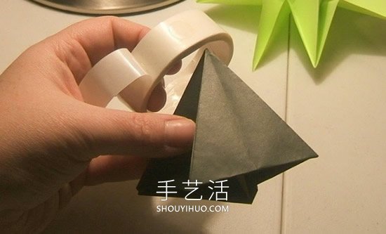 简单折纸立体圣诞树的折法详细步骤图(图19)