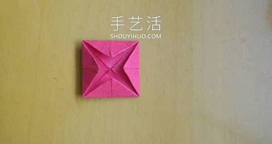 婴儿小衣裤折叠方法教程(图5)