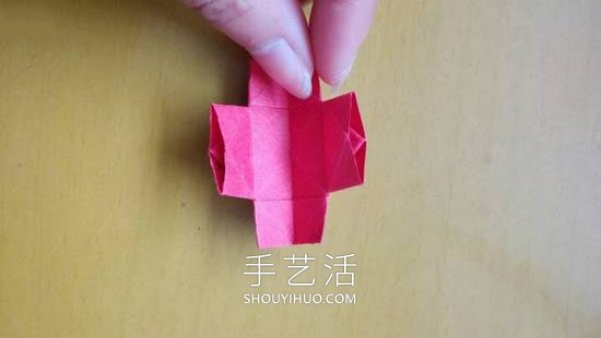 婴儿小衣裤折叠方法教程(图7)