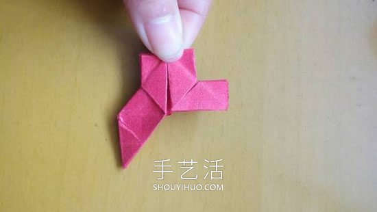 婴儿小衣裤折叠方法教程(图9)