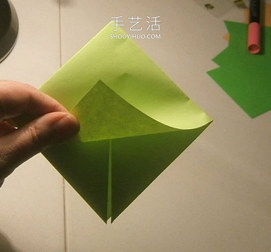 简单折纸立体圣诞树的折法详细步骤图(图29)