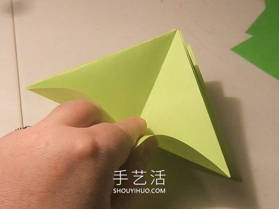 简单折纸立体圣诞树的折法详细步骤图(图34)