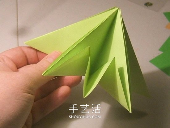 简单折纸立体圣诞树的折法详细步骤图(图37)