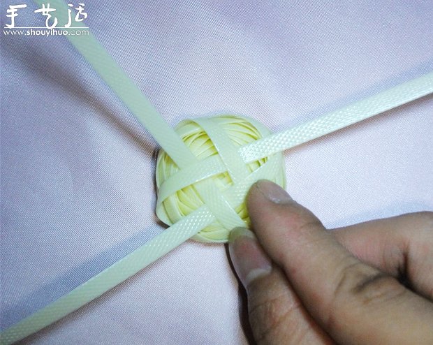 编织带手工编织漂亮鲜花教程(图10)