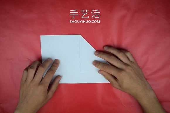 打扫卫生时戴头上！简单三角形帽子的折法(图6)