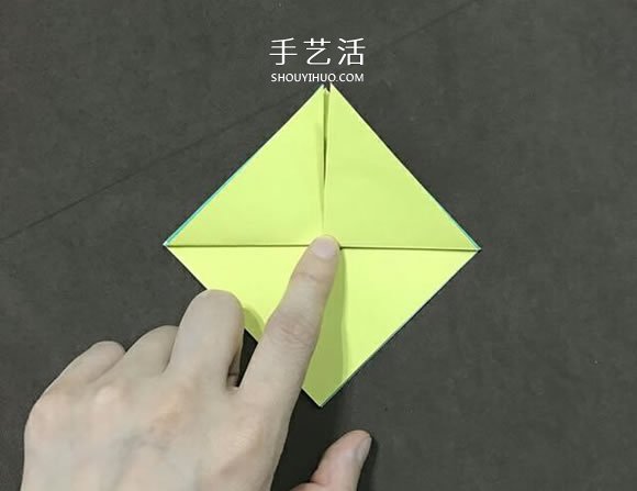 儿童简单折纸小金鱼的折法图解(图5)