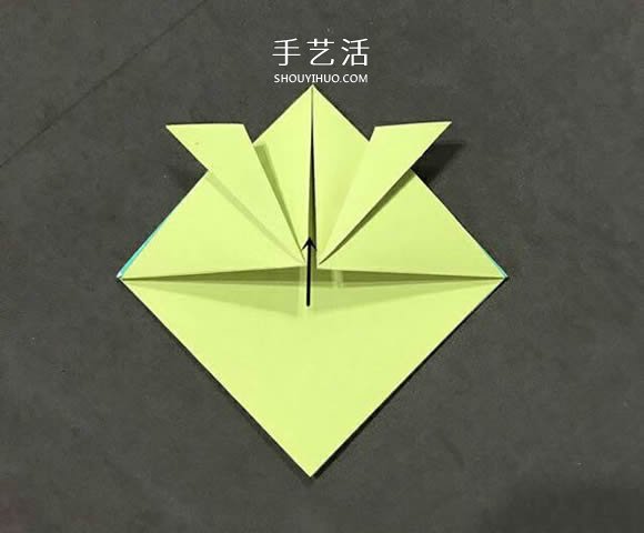 儿童简单折纸小金鱼的折法图解(图6)
