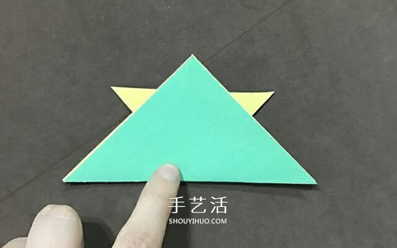 儿童简单折纸小金鱼的折法图解(图10)