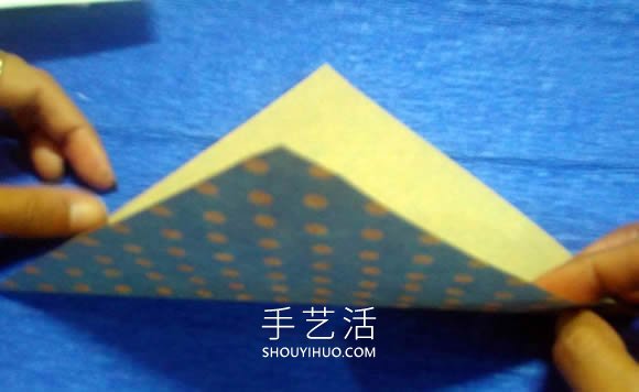 一步一步折纸鲸鱼的简单图解教程(图3)