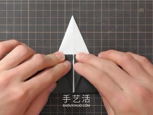 折纸嘴巴会动的乌鸦的折法视频教程(图7)