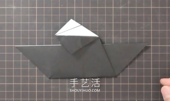折纸嘴巴会动的乌鸦的折法视频教程(图10)