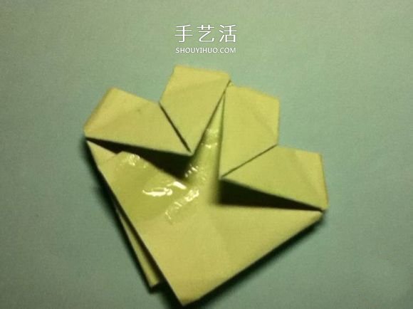 折叠四个爱心 组合成代表幸运的四叶草图解(图22)