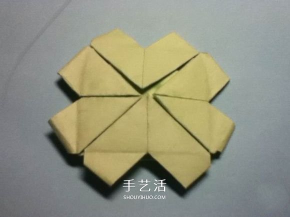 折叠四个爱心 组合成代表幸运的四叶草图解(图23)