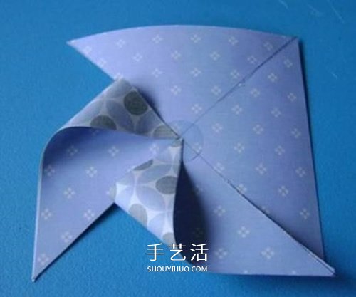 最简单纸风车的折法图解 可爱的儿童胸花DIY(图4)